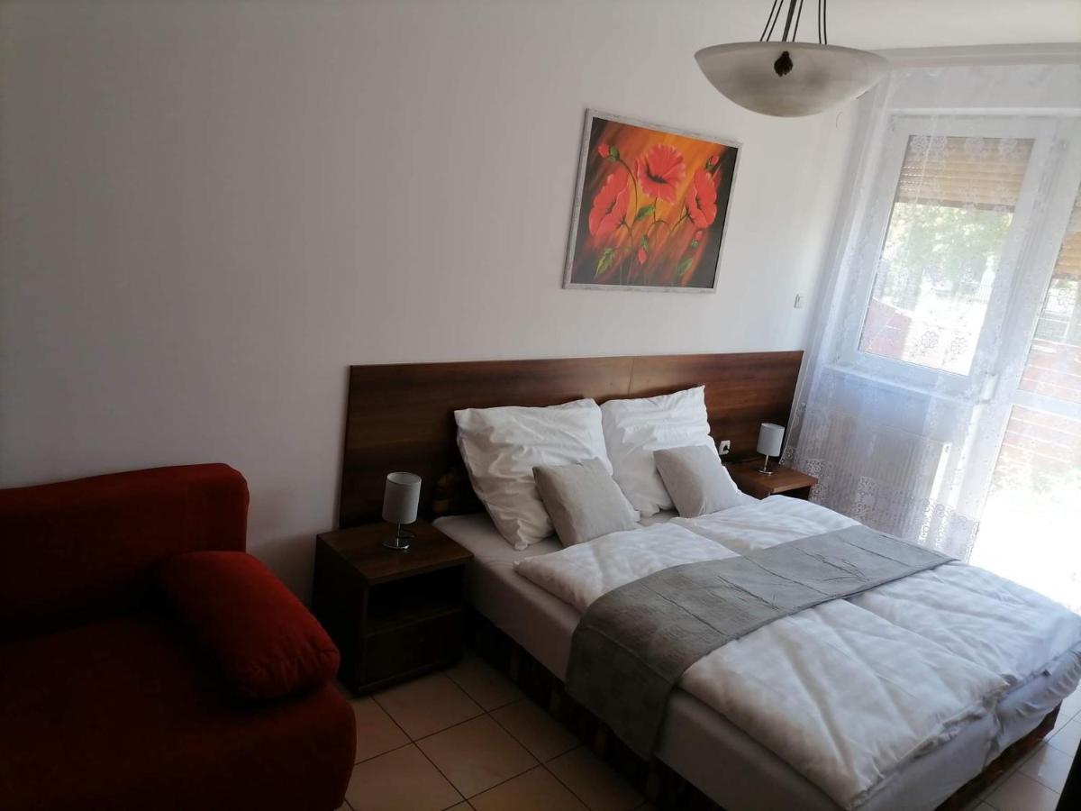 Aqua Oazis Apartman Hajduszoboszlo Ngoại thất bức ảnh