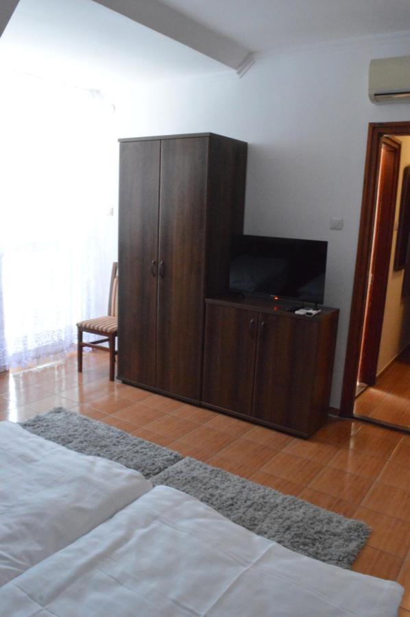 Aqua Oazis Apartman Hajduszoboszlo Ngoại thất bức ảnh