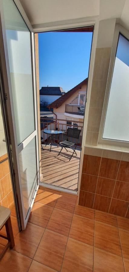 Aqua Oazis Apartman Hajduszoboszlo Ngoại thất bức ảnh